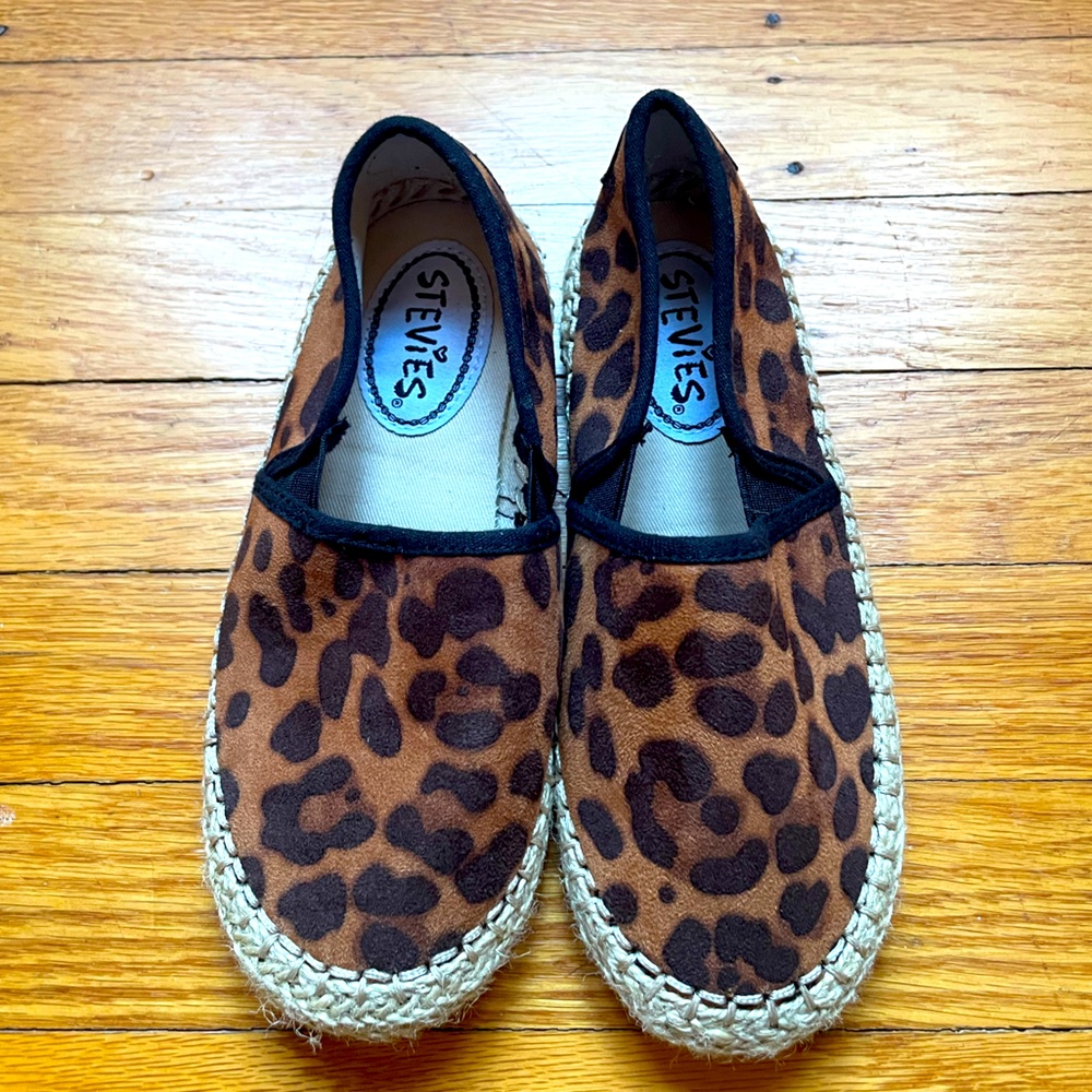 Stevie’s girls espadrilles size 13 leopard like new
